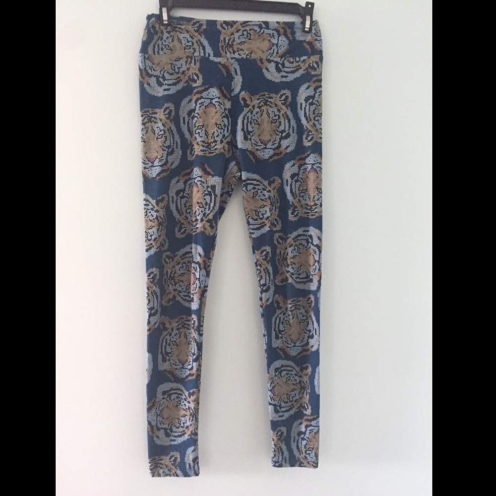 Lularoe tiger pixel art leggings one size